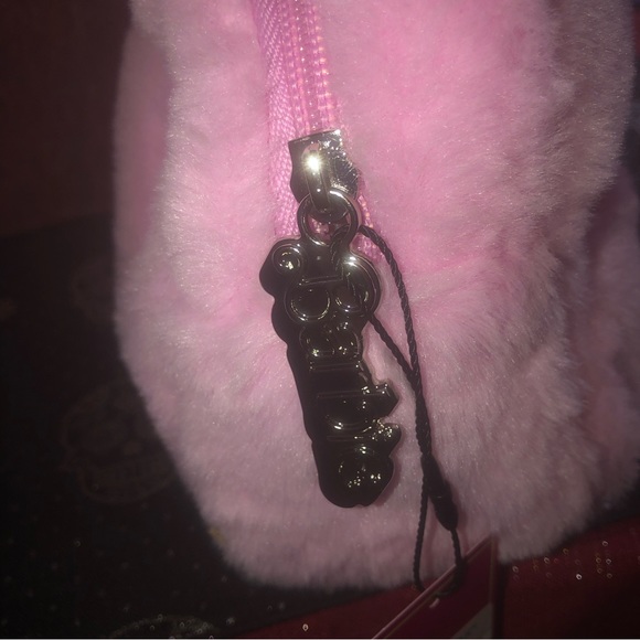 Barbie the movie fuzzy pink makeup bag limited edition - Picture 4 of 10